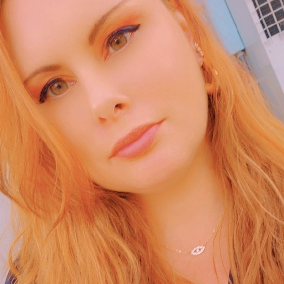 Meet your Posher, Jennifer - Picture 1 of 1